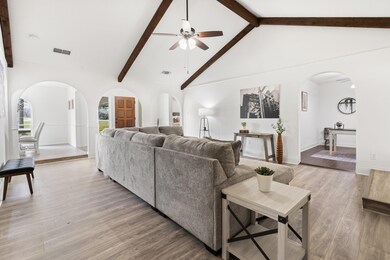 209 Roaring Springs Dr, Joshua, TX 76058 - photo 5