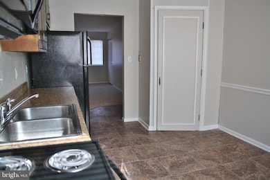 6007 Willow Spring Rd unit D, Harrisburg, PA 17111 - photo 3