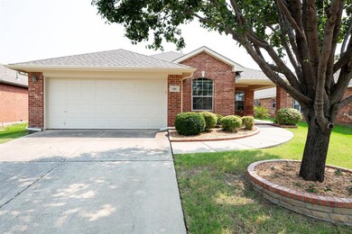 307 Highland Glen Dr, Wylie, TX 75098 - photo 2