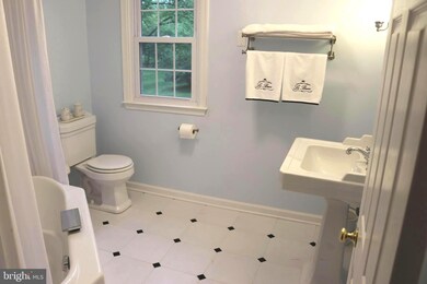 4275 Biddeford Cir, Doylestown, PA 18902 - photo 5