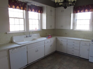 2019 S Main St, Blakely, GA 39823 - photo 4