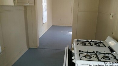 213 Cadwallader St unit 4, San Antonio, TX 78212 - photo 2