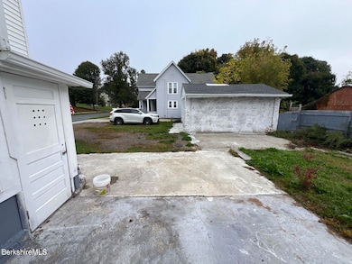 334 Columbus Ave, Pittsfield, MA 01201 - photo 5