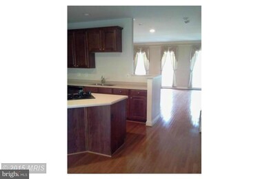 9967 Cyrandall Dr, Oakton, VA 22124 - photo 4