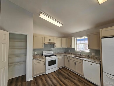 28 Easton St, Cantonment, FL 32533 - photo 5