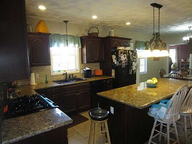 2807 Mendon Rd, Cumberland, RI 02864 - photo 6