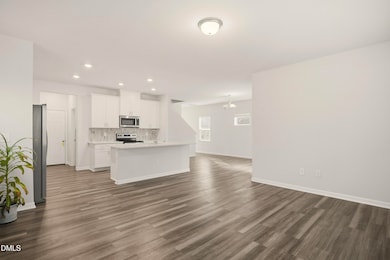 157 Wilbur Lake Dr, Fuquay-Varina, NC 27526 - photo 6