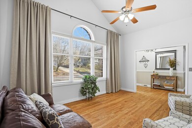 2103 Oakpoint Ct, Columbia, MO 65203 - photo 2