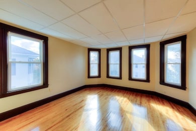 32 Blossom St, Worcester, MA 01609 - photo 3