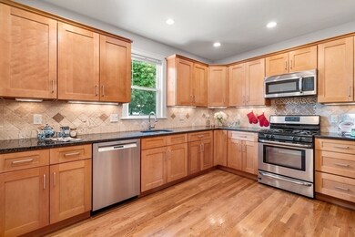 121 Pond St unit 3, Waltham, MA 02451 - photo 4