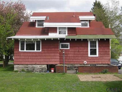 7 Seward St, Saratoga Springs, NY 12866 - photo 2