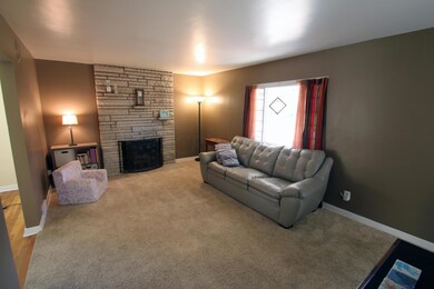 2668 Bernadette Rd, Columbus, OH 43204 - photo 4