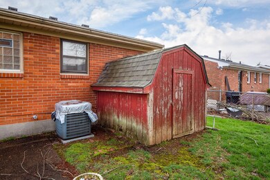 9408 Doewood Ln, Louisville, KY 40291 - photo 7