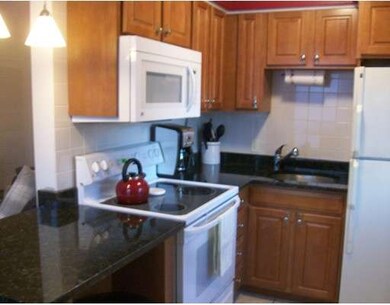 8 Austin Ct unit D, Saugus, MA 01906 - photo 2