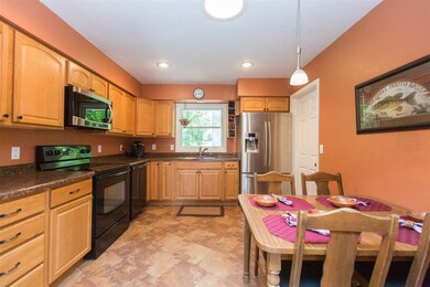 2219 Terrace Dr, Cedar Falls, IA 50613 - photo 5