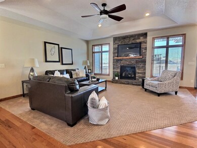 1426 Eagle Crest Loop, Bismarck, ND 58503 - photo 7