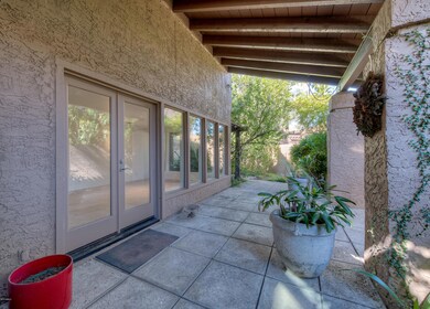 4434 E Camelback Rd unit 135, Phoenix, AZ 85018 - photo 6