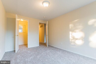 9226 Chadburn Place, Montgomery Village, MD 20886 - photo 7