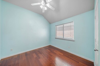 10542 Rustling Villas Ln, Houston, TX 77075 - photo 3