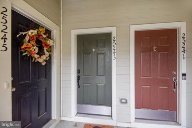 25243 Orchard View Terrace, Chantilly, VA 20152 - photo 4