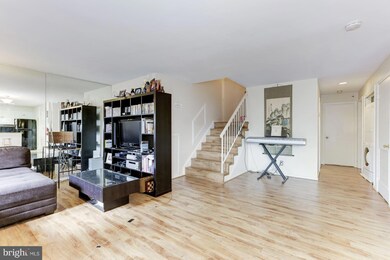 12936 Grays Pointe Rd unit A, Fairfax, VA 22033 - photo 4