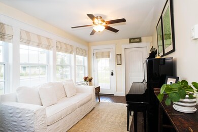 11-80WestIslandWay-SBS