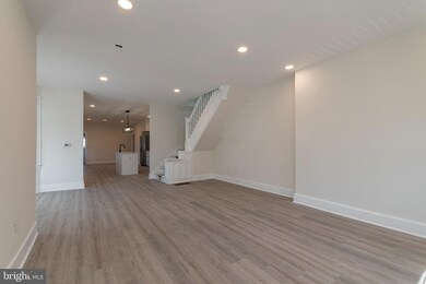 4542 Edgemont St, Philadelphia, PA 19137 - photo 3