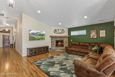 003_Living Room