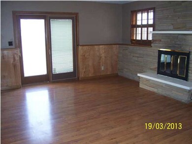 WALKOUT LOWER LEVEL FAMILY ROOM