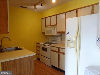 343 Coventry Ct unit 343, West Deptford, NJ 08051 - photo 4