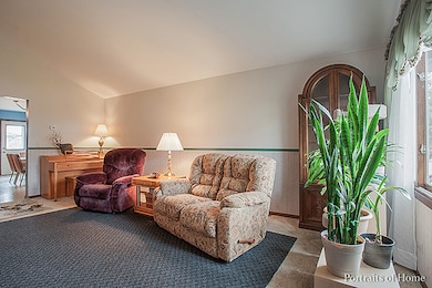 586 W Lorraine Ave, Elmhurst, IL 60126 - photo 4