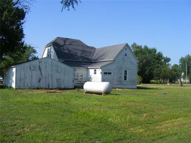 101 E North St St, Shumway, IL 62461 - photo 6