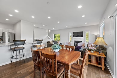 479 River Bend Rd unit 111, Naperville, IL 60540 - photo 6