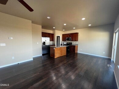 13709 Kristina St, Williston, ND 58801 - photo 7