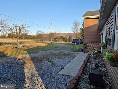 70 Kathys Ln, Hedgesville, WV 25427 - photo 6