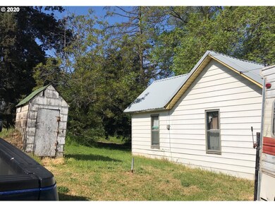 715 W 16th St, the Dalles, OR 97058 - photo 4