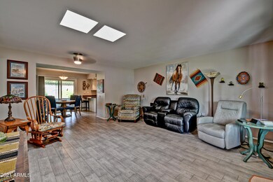 11107 W Cameo Dr, Sun City, AZ 85351 - photo 7