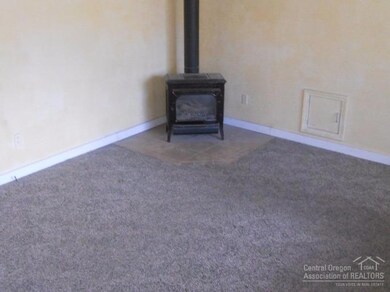 2129 NE Edgewood St, Bend, OR 97701 - photo 7