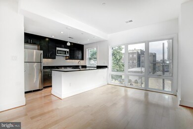 715 Kenyon St NW unit 6, Washington, DC 20010 - photo 2