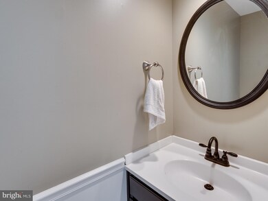 22050 Manning Square, Sterling, VA 20166 - photo 7