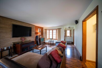 2246 Corona Rd, Waukegan, IL 60087 - photo 2