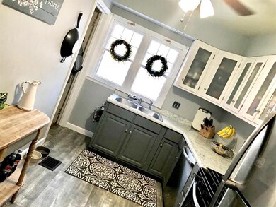 2844 44th St, Des Moines, IA 50310 - photo 7