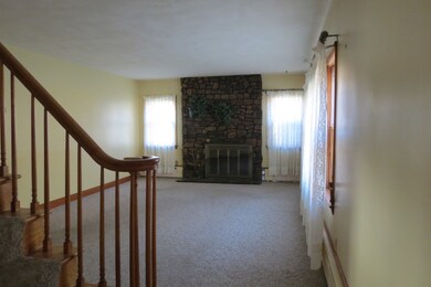 Large Livingroom w/stone fireplace