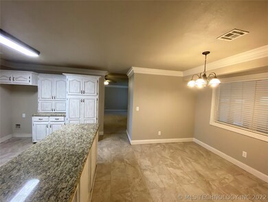 Kitchen/breakfast nook