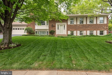 8446 Chapelwood Ct, Annandale, VA 22003 - photo 2