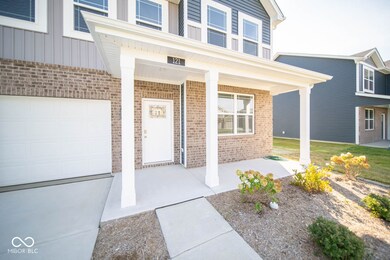 121 Hobbs Dr, Whiteland, IN 46184 - photo 4