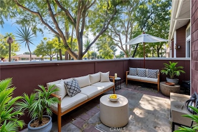 19431 Sherman Way unit 15, Reseda, CA 91335 - photo 2