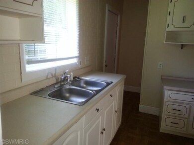 1301 N 8th St, Niles, MI 49120 - photo 5