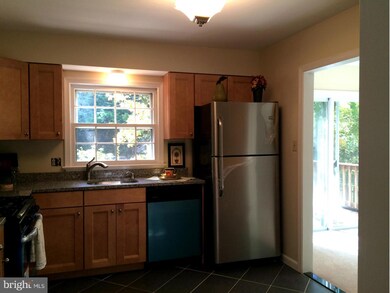 900 Farley Ct SE, Vienna, VA 22180 - photo 5