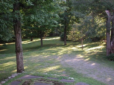 307 E Harford St, Milford, PA 18337 - photo 5